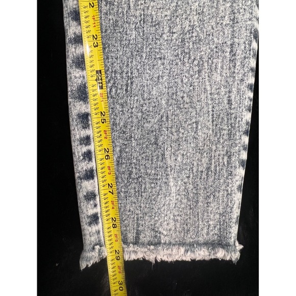 Hue Studio Women's Denim Jeggings‎ Medium Pull-On Acid Wash Distress Hem - Picture 5 of 6
